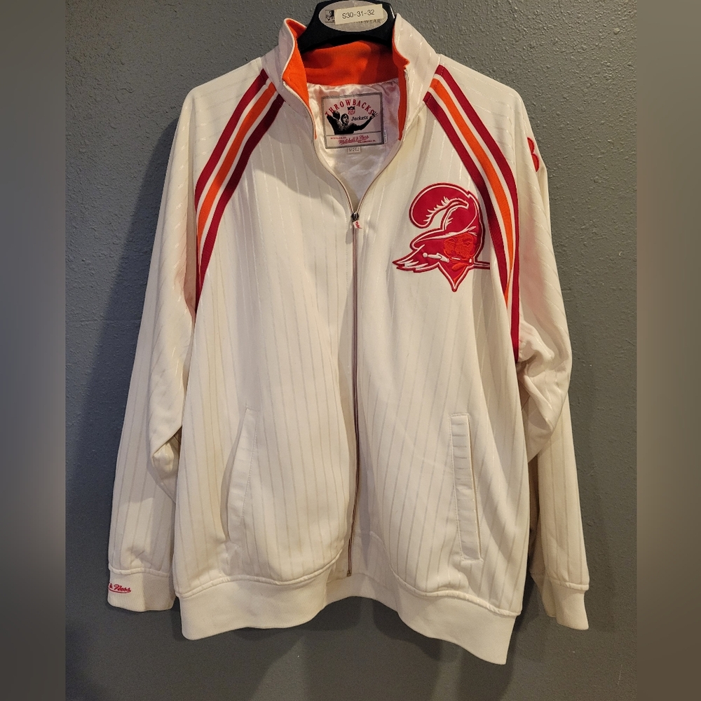 White And Red Vintage Jacket - image 1